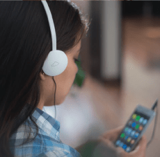 audifonos pesonales con logotipo productos de tecnología promocionales crea tu idea